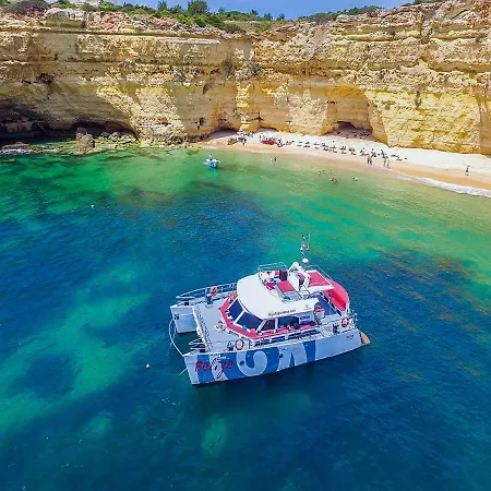 V3, Jardins Branqueira6 Near Beach, Вілла